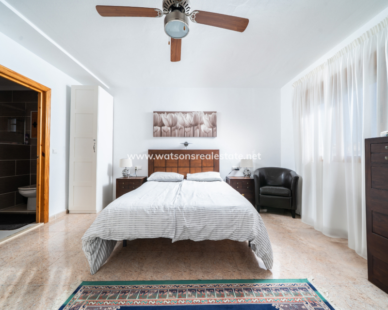 Resale - Detached - Urb. La Marina