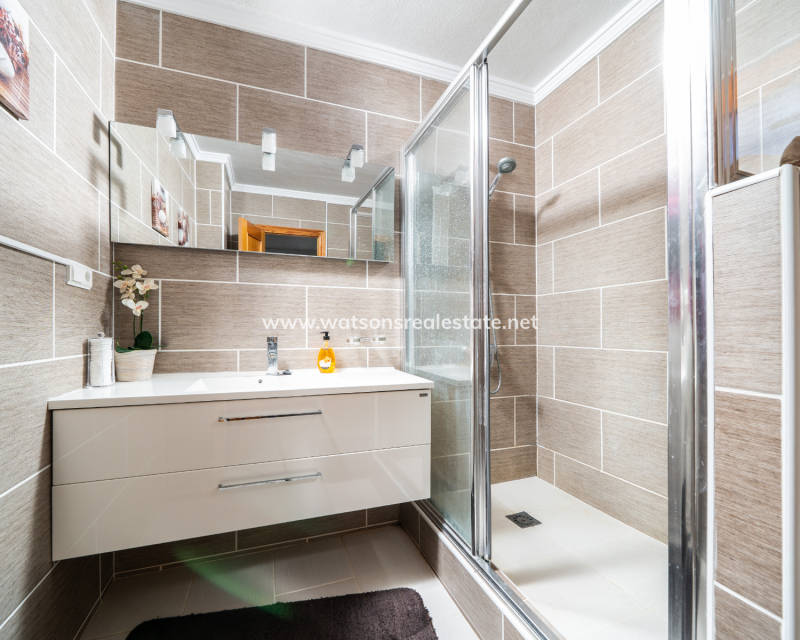 Resale - Detached - Urb. La Marina