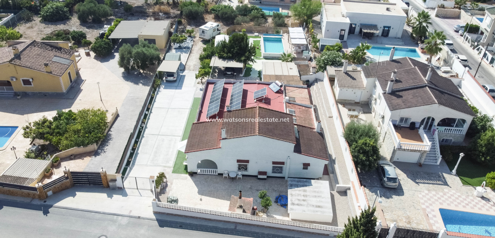 Resale - Detached - Urb. La Marina