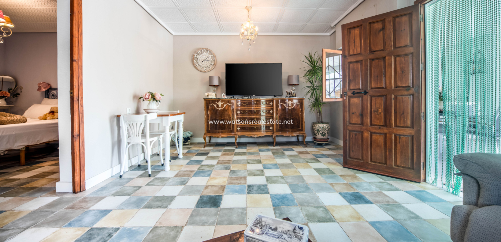 Resale - Detached - Urb. La Marina