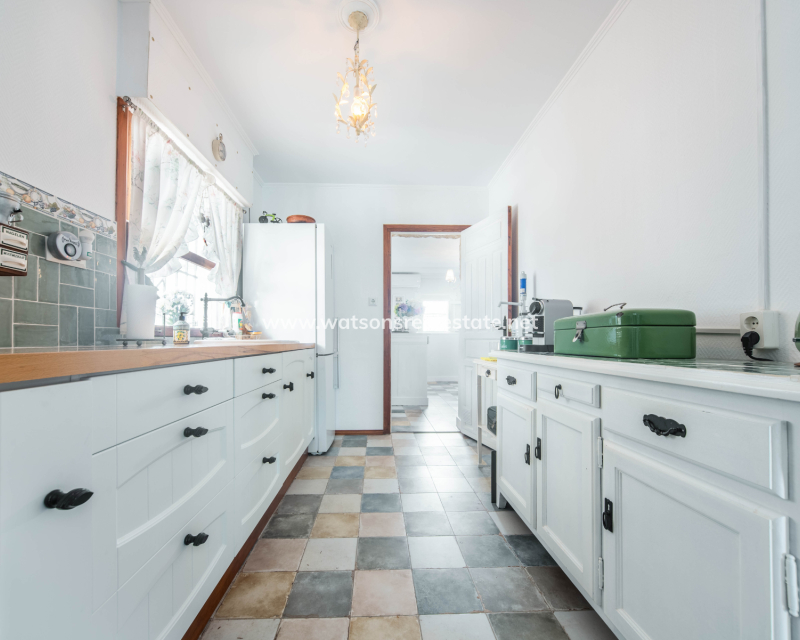 Resale - Detached - Urb. La Marina