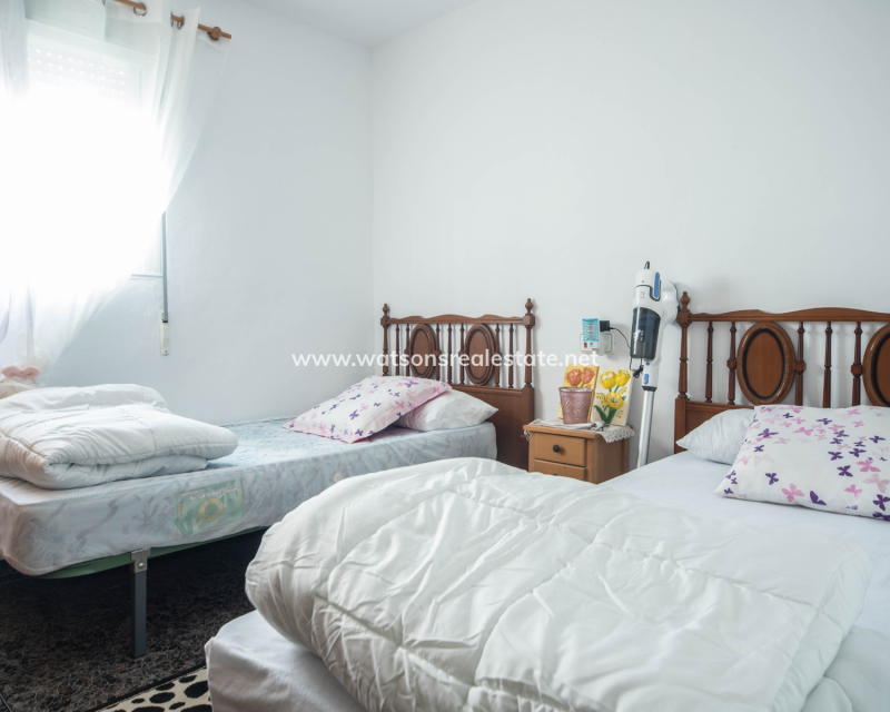 Resale - Detached - Urb. La Marina