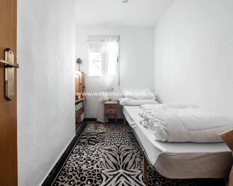 Resale - Detached - Urb. La Marina