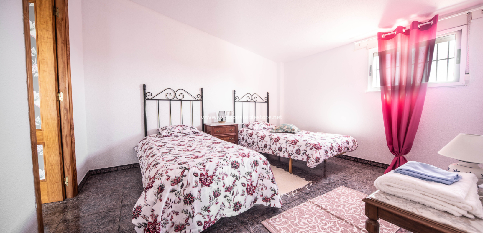 Resale - Detached - Urb. La Marina