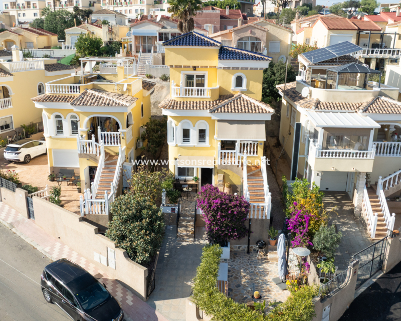 Resale - Detached - Urb. La Marina