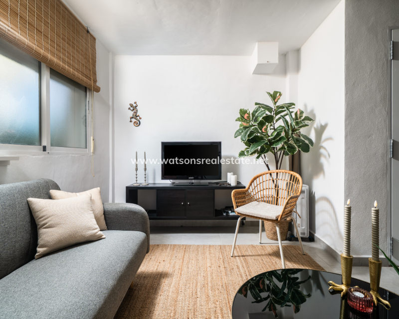 Resale - Detached - Urb. La Marina