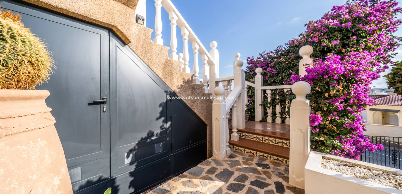 Resale - Detached - Urb. La Marina