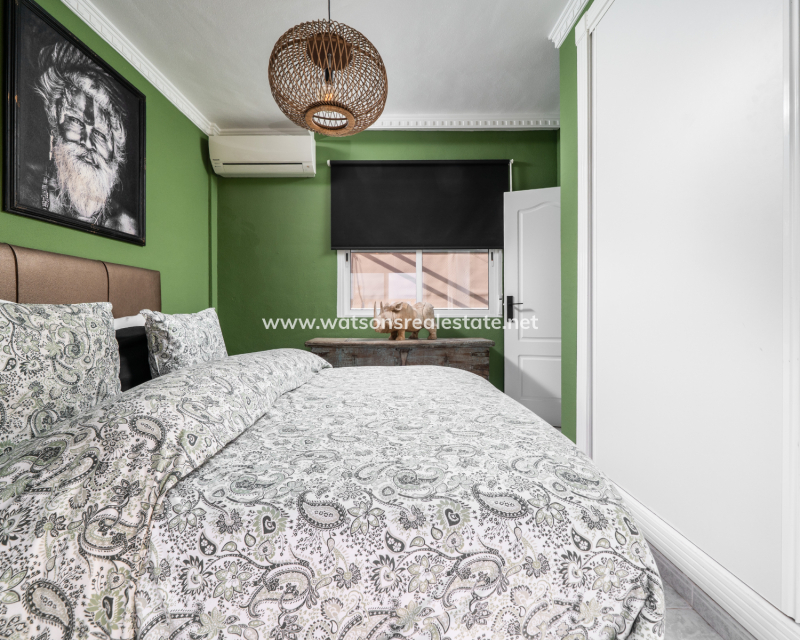 Resale - Detached - Urb. La Marina