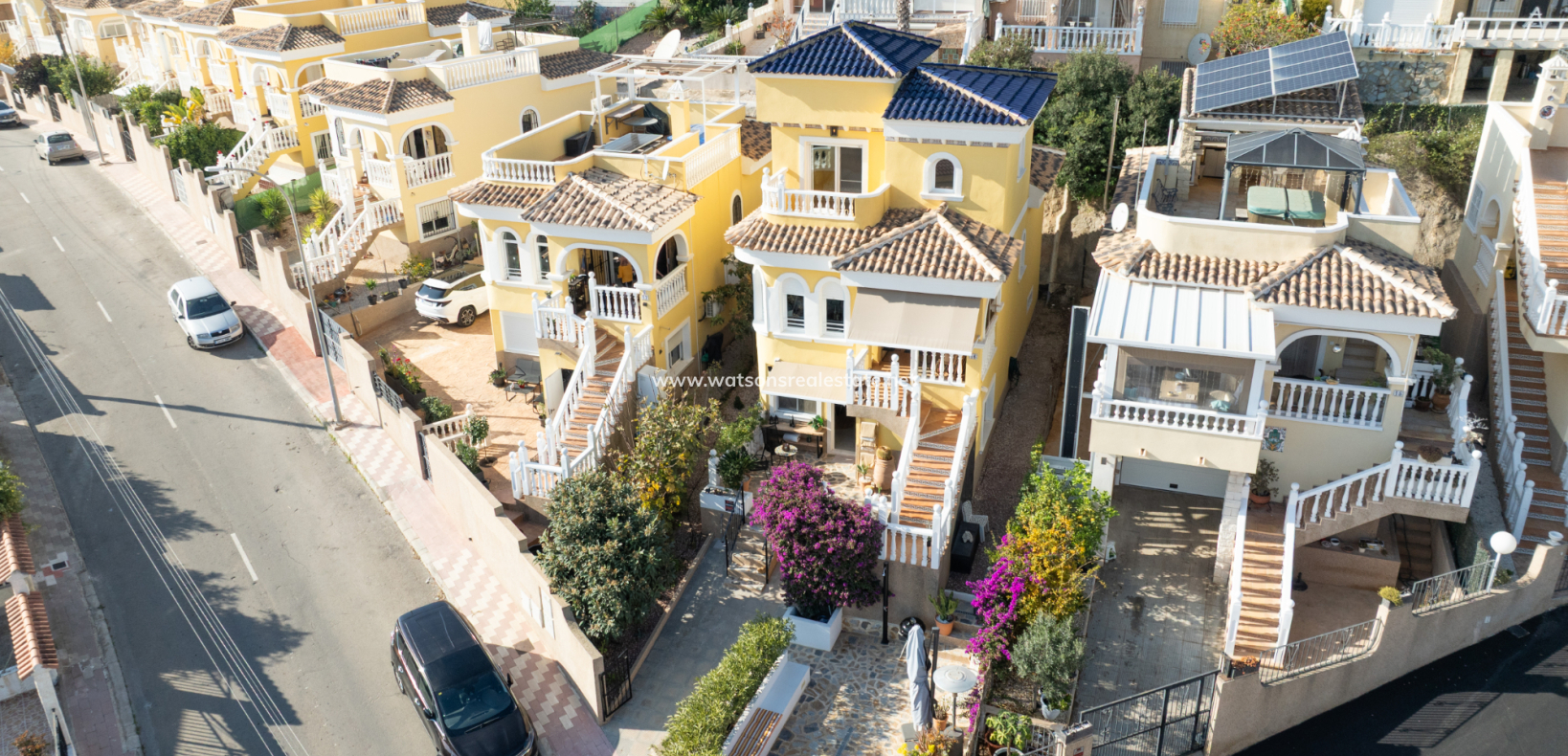 Resale - Detached - Urb. La Marina