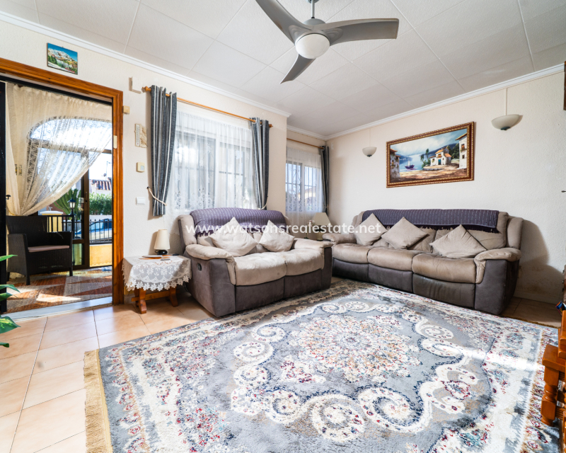 Resale - Detached - Urb. La Marina