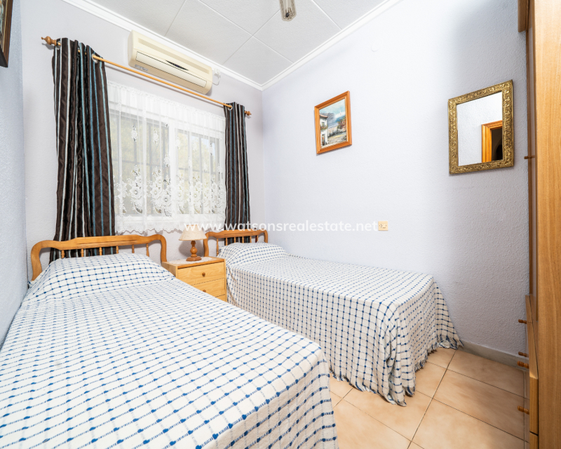 Resale - Detached - Urb. La Marina