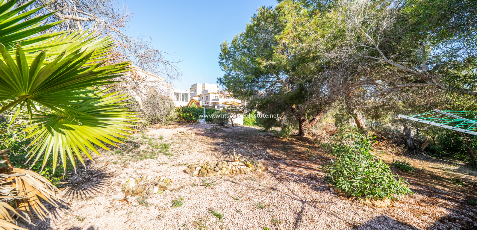 Resale - Detached - Urb. La Marina