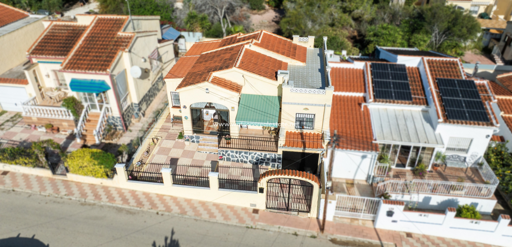 Resale - Detached - Urb. La Marina