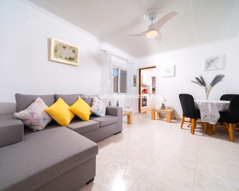 Resale - Detached - Urb. La Marina