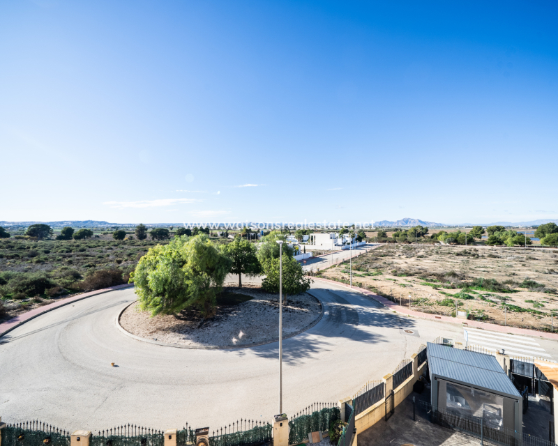 Resale - Detached - Urb. La Marina