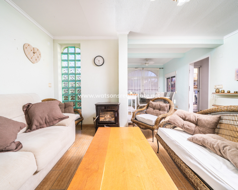 Resale - Detached - Urb. La Marina