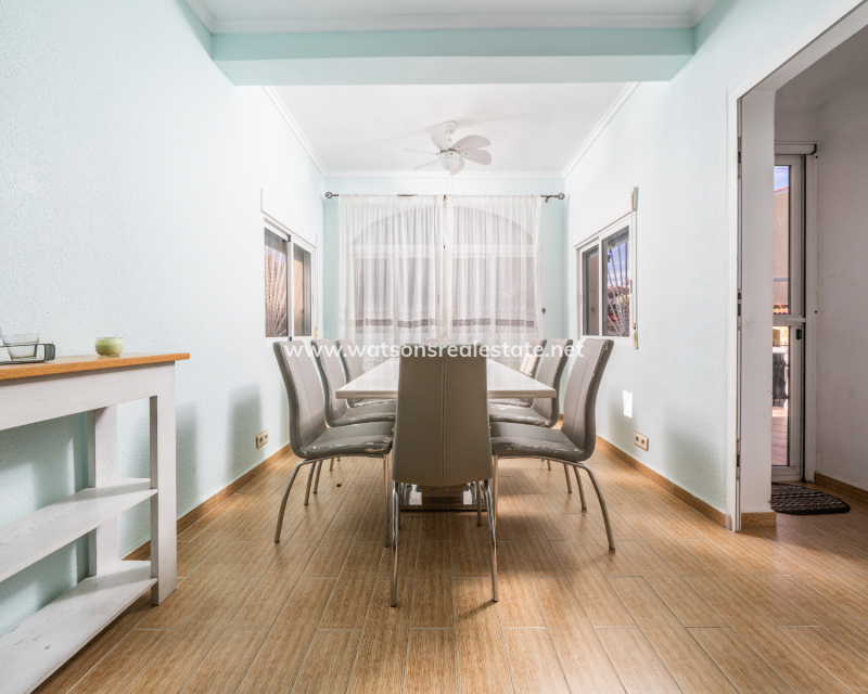 Resale - Detached - Urb. La Marina