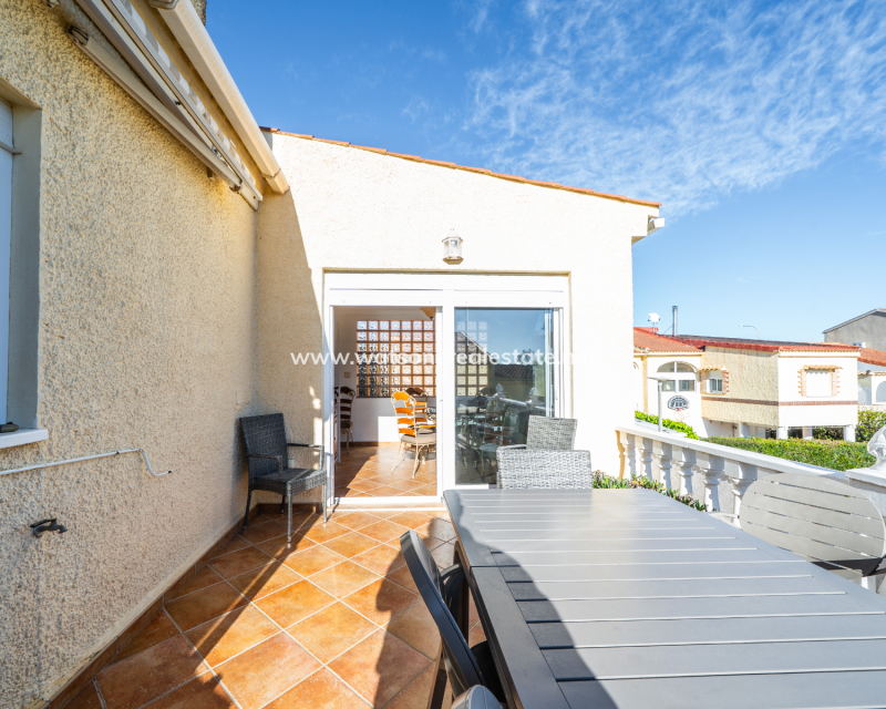 Resale - Detached - Urb. La Marina