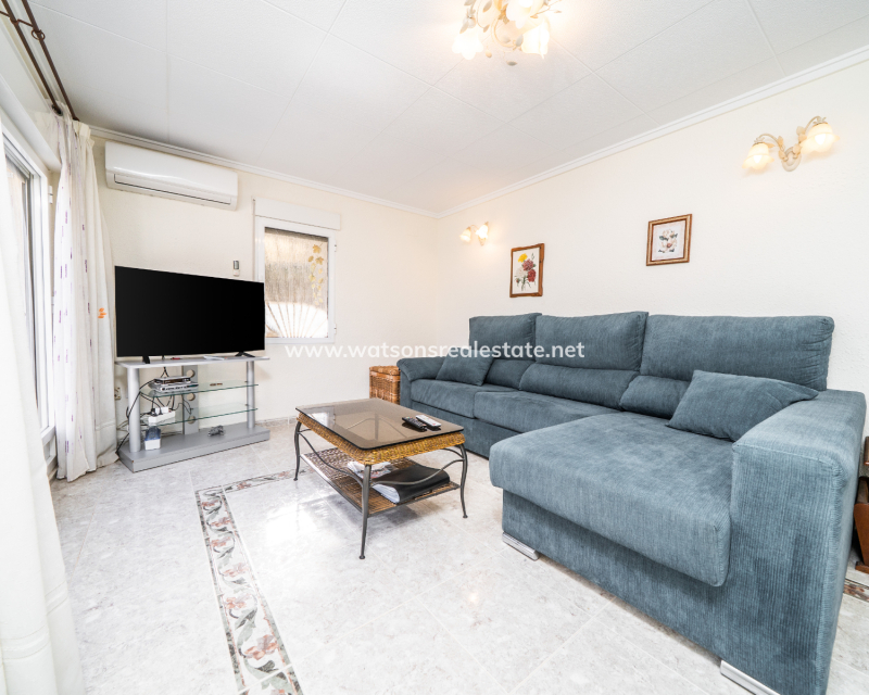 Resale - Detached - Urb. La Marina