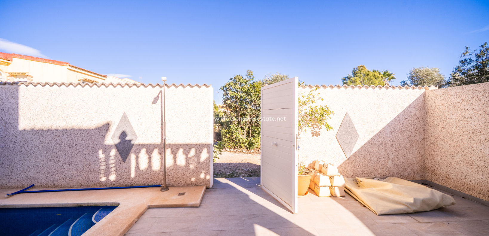 Resale - Detached - Urb. La Marina