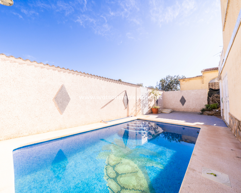 Resale - Detached - Urb. La Marina