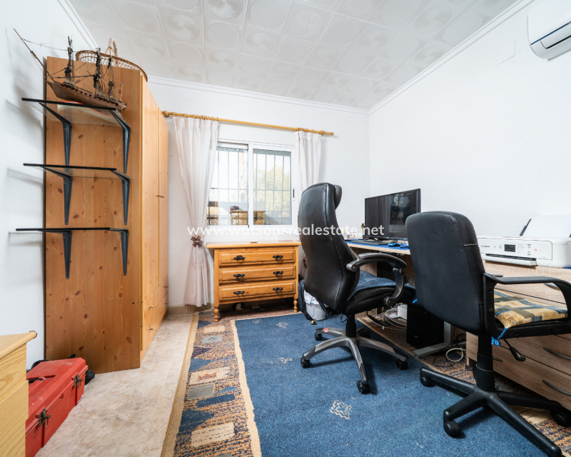 Resale - Detached - Urb. La Marina