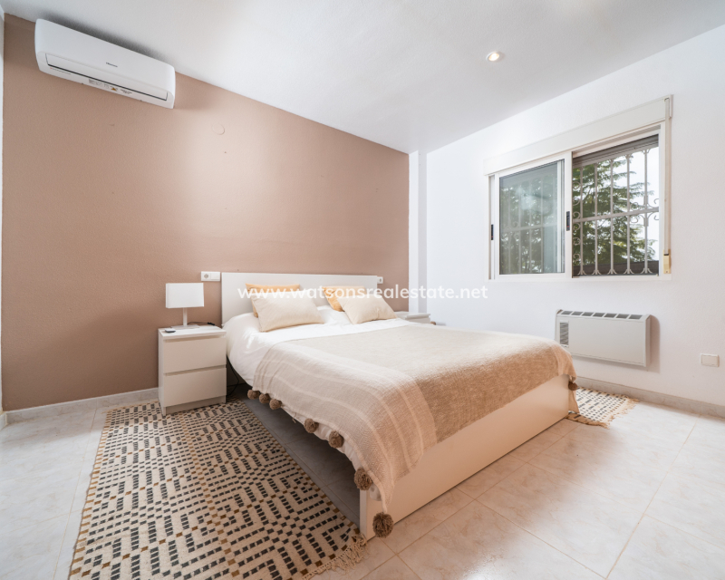 Resale - Detached - Urb. La Marina