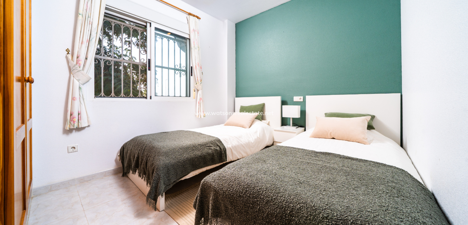 Resale - Detached - Urb. La Marina