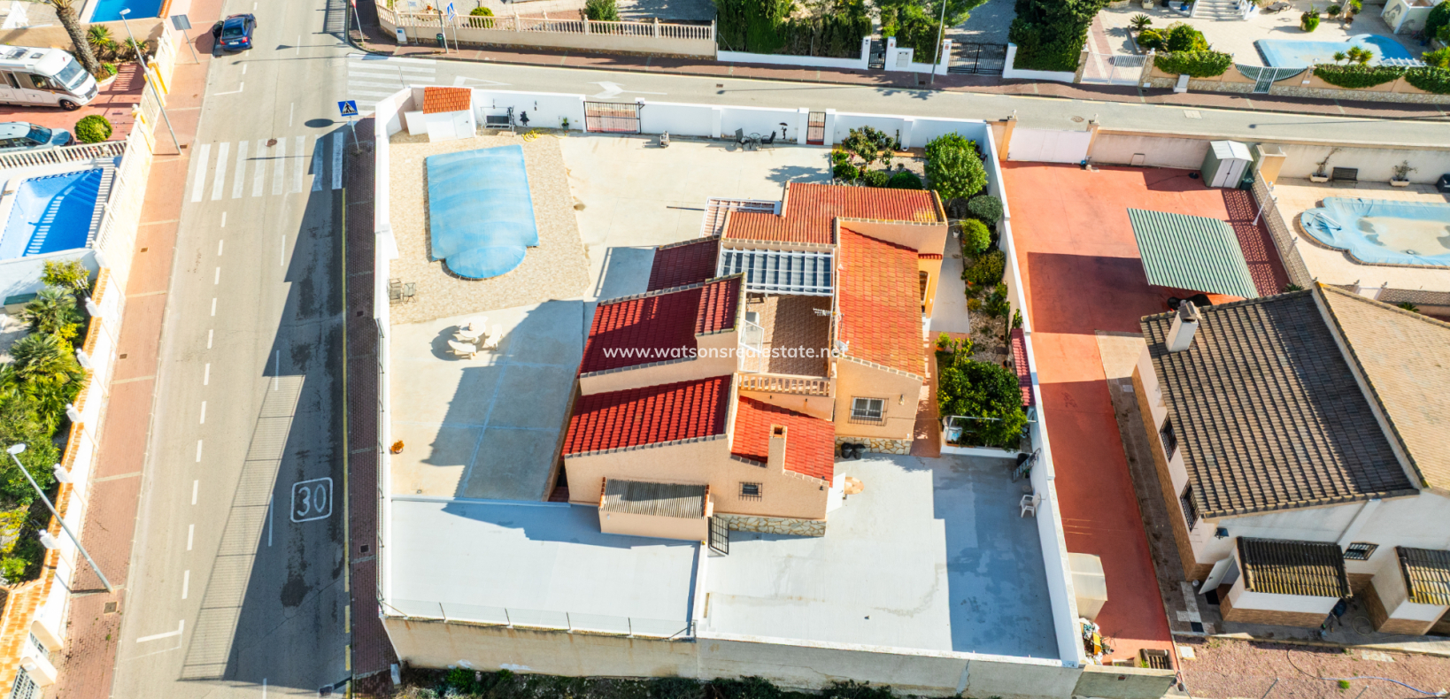 Resale - Detached - Urb. La Marina