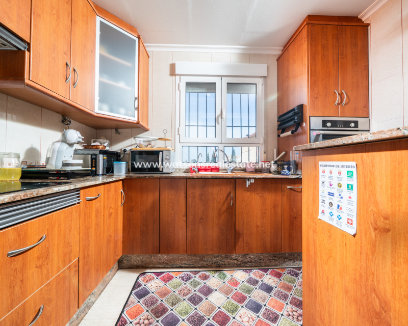 Resale - Detached - Urb. La Marina