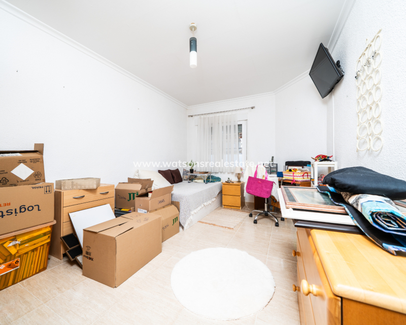 Resale - Detached - Urb. La Marina