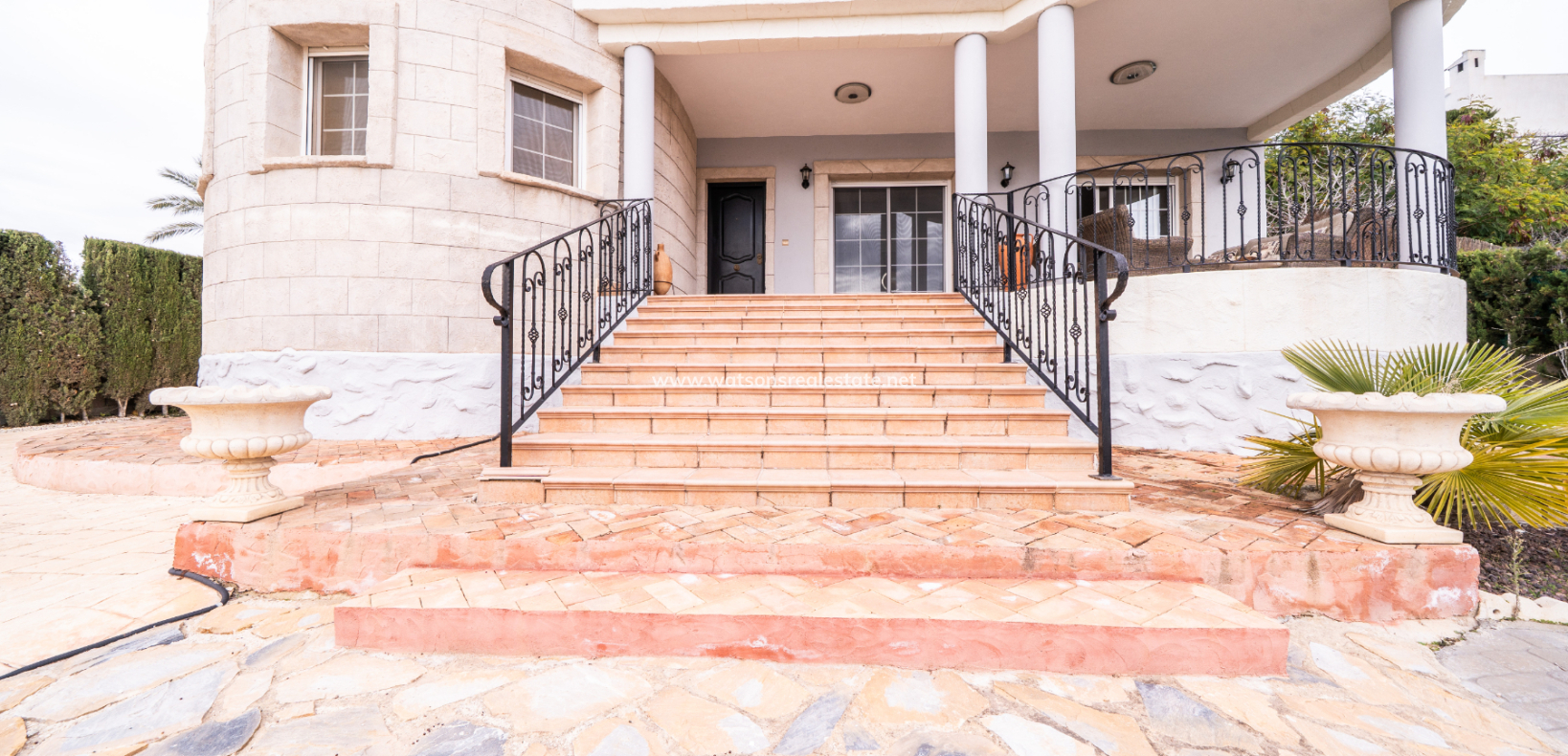 Resale - Detached - Urb. La Marina