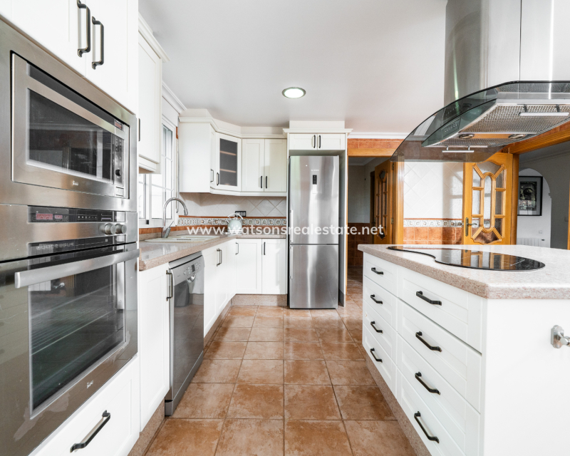 Resale - Detached - Urb. La Marina