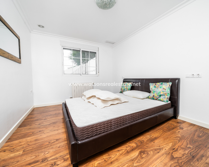 Resale - Detached - Urb. La Marina