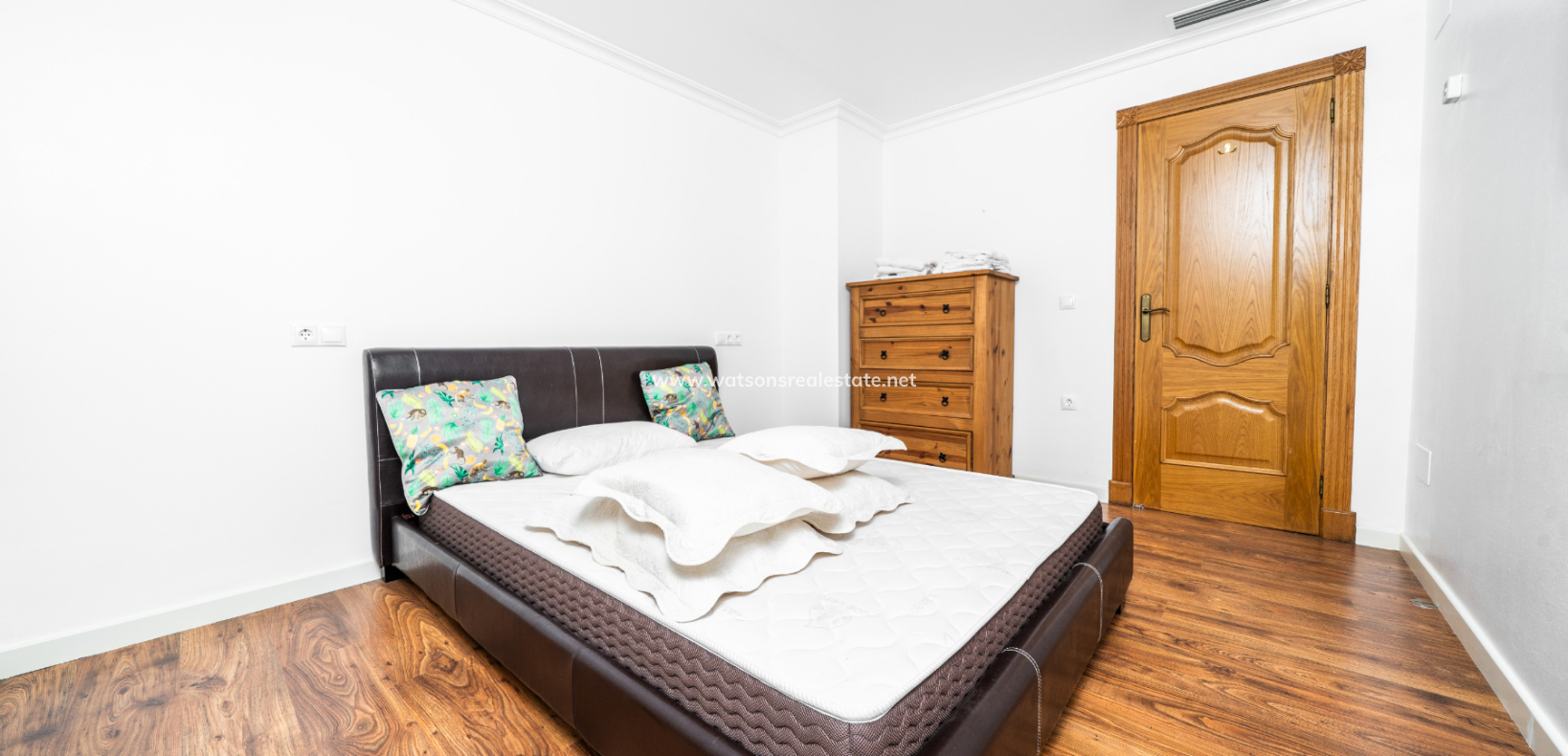 Resale - Detached - Urb. La Marina