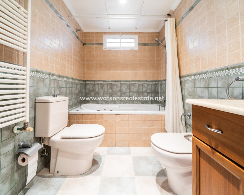 Resale - Detached - Urb. La Marina