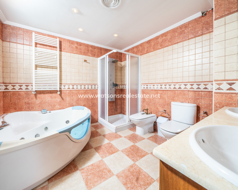 Resale - Detached - Urb. La Marina