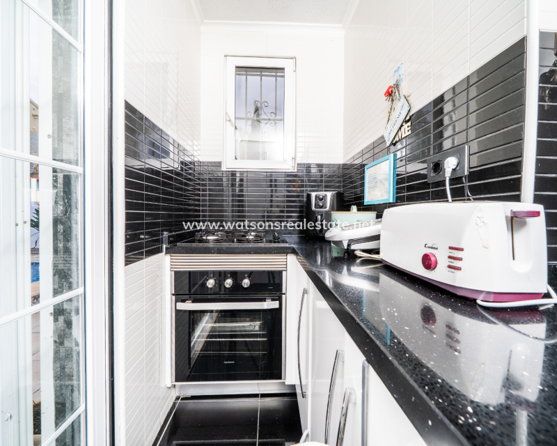 Resale - Detached - Urb. La Marina