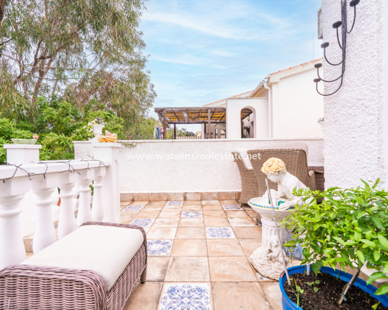 Resale - Detached - Urb. La Marina