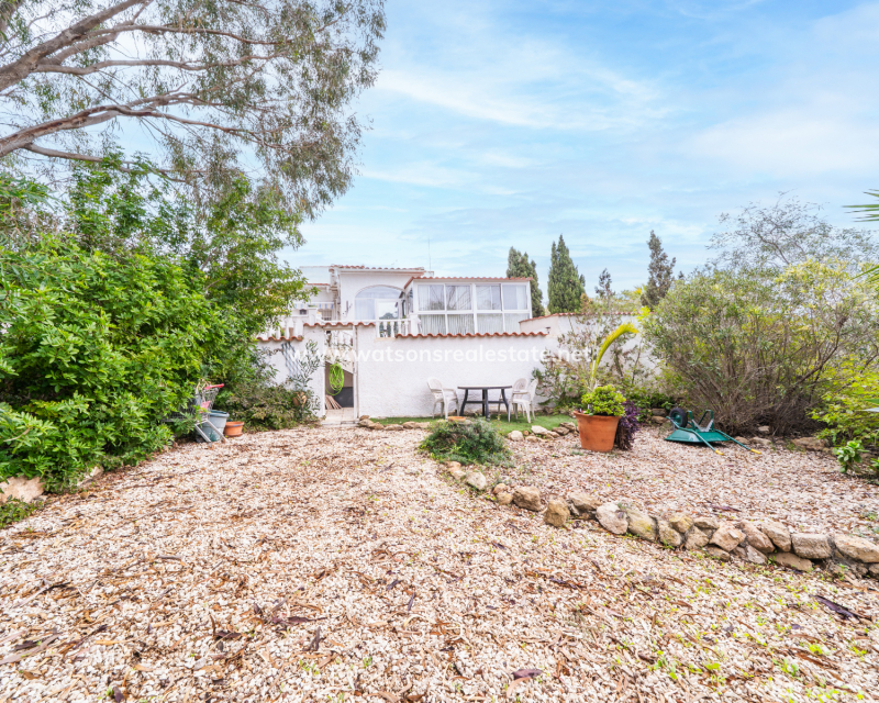 Resale - Detached - Urb. La Marina