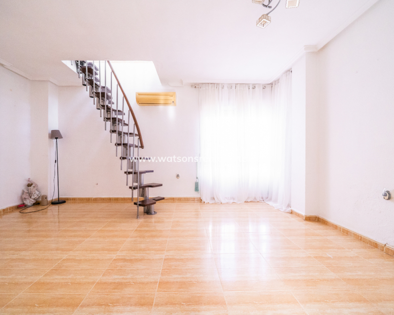 Resale - Detached - Urb. La Marina