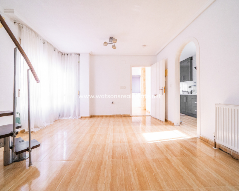 Resale - Detached - Urb. La Marina