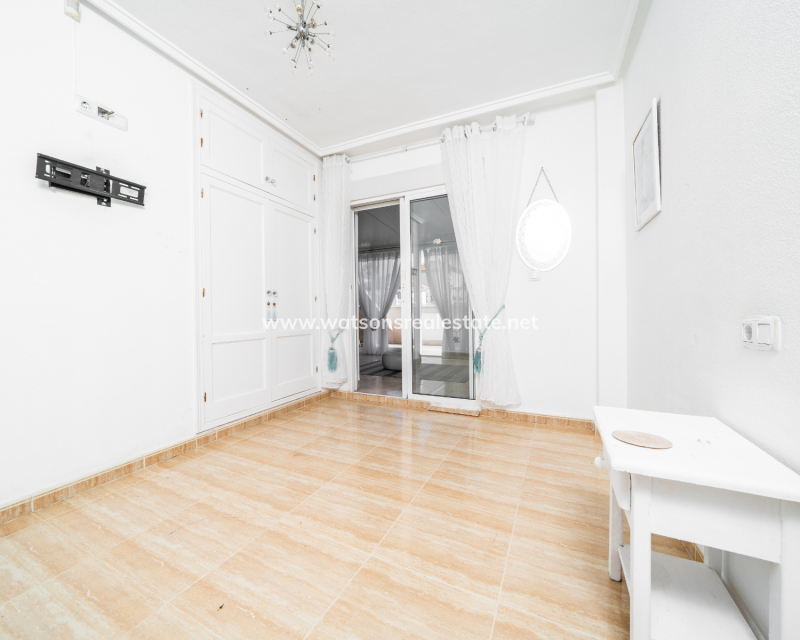 Resale - Detached - Urb. La Marina