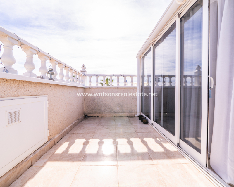 Resale - Detached - Urb. La Marina