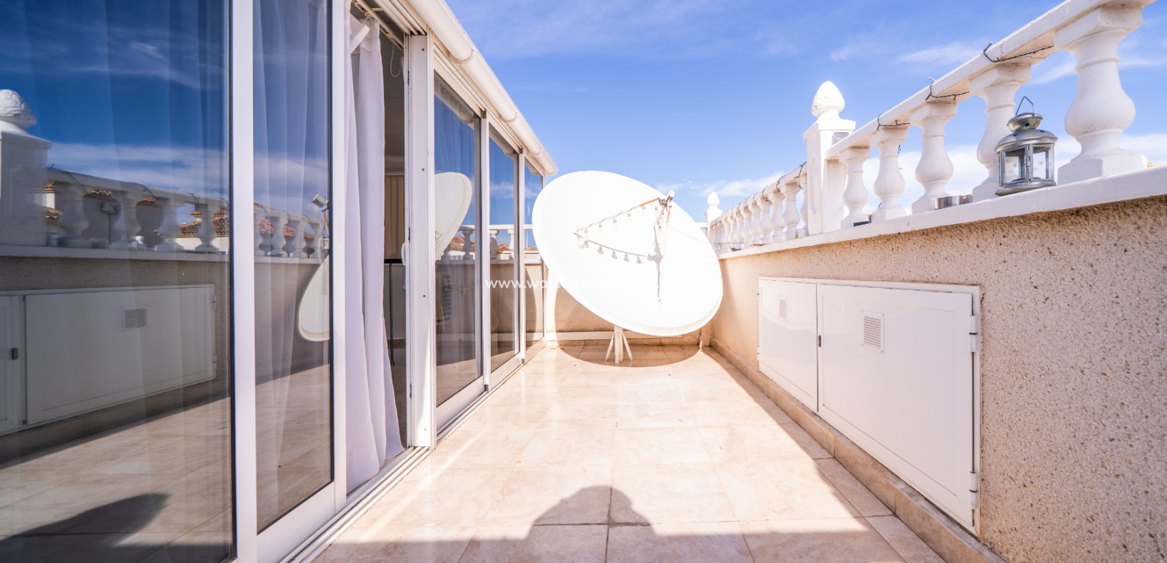 Resale - Detached - Urb. La Marina