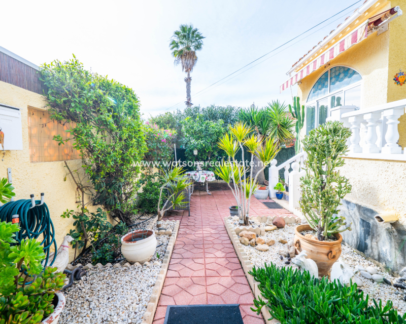 Resale - Detached - Urb. La Marina