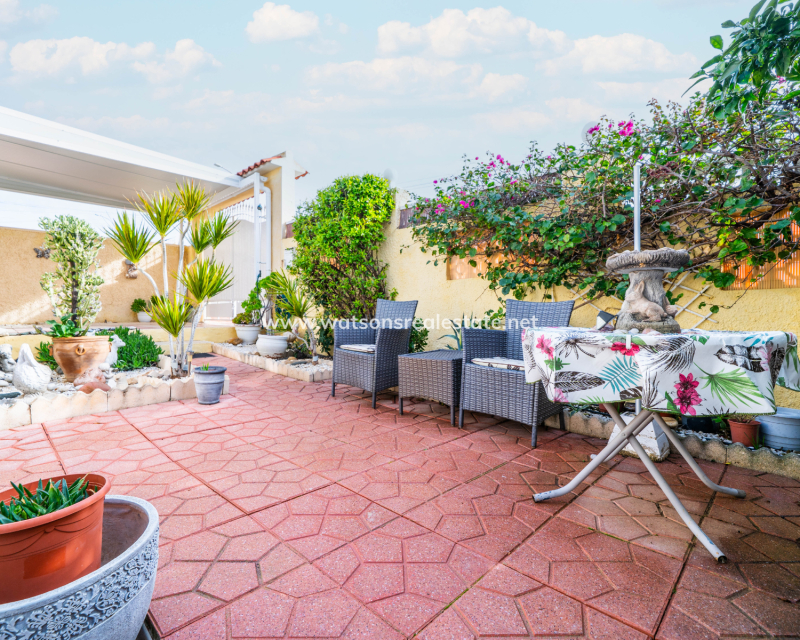 Resale - Detached - Urb. La Marina