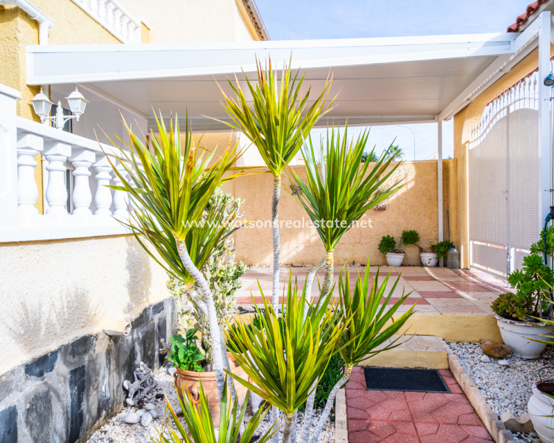 Resale - Detached - Urb. La Marina