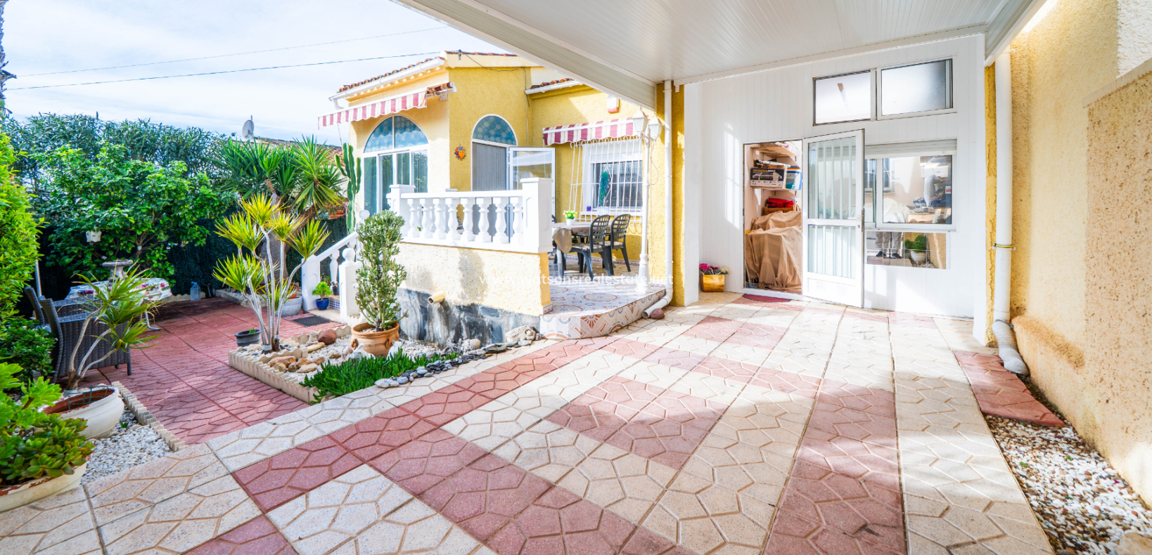 Resale - Detached - Urb. La Marina