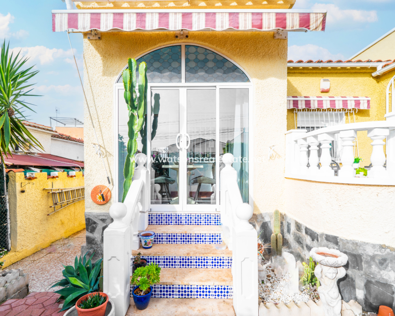 Resale - Detached - Urb. La Marina